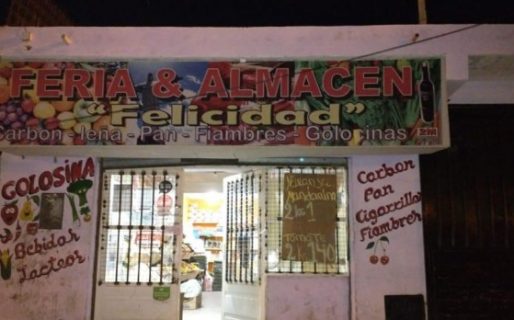 Dos individuos fueron atrapados in fraganti robando fiambre en un local del Barrio Quirno Costa