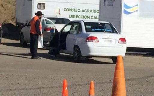 Cruzó el país a dedo para encontrarse en Caleta Olivia con un hombre que conoció por internet