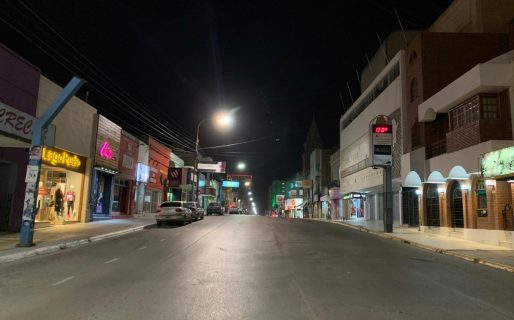 Estaban borrachos y fueron detenidos por acosar a una mujer en pleno centro