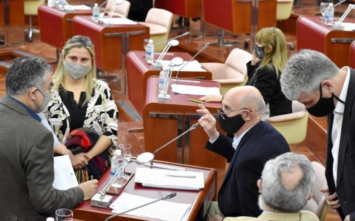 “La situación es muy delicada y los diputados están muy cómodos haciendo absolutamente nada”