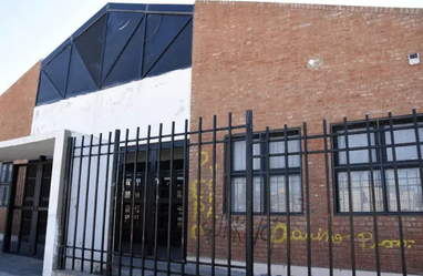 Dos menores intentaron robar en la escuela 738