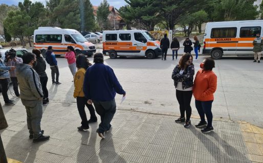 Transportistas escolares se movilizan porque no pueden afrontar el pago de impuestos