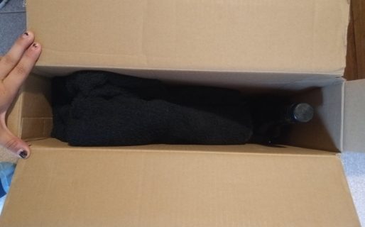 Gastó 140.000 pesos en una computadora y le mandaron un licor de chocolate y una toalla