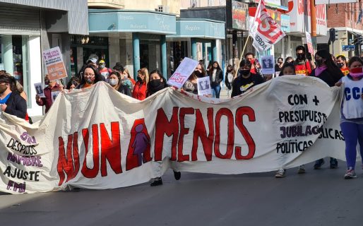 Los comodorenses marcharon para pedir Justicia por el femicidio de Yanina, asesinada de 86 puñaladas