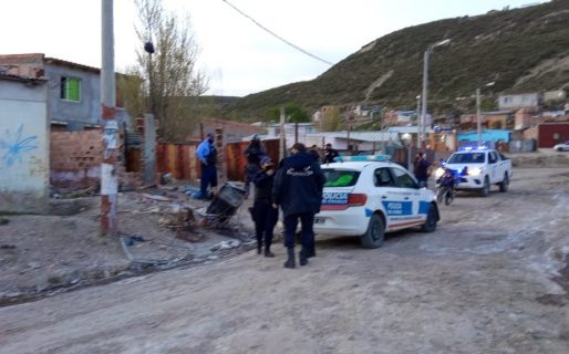 Disparaba con una tumbera y fue reducido en Zona de Quintas: le encontraron también un arma blanca
