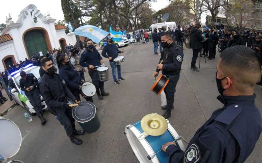 Senadores oficialistas y opositores repudiaron la manifestación policial en Olivos