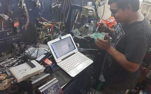 Su amigo perdió su taller por un incendio en su casa y él ahora junta herramientas para donarle