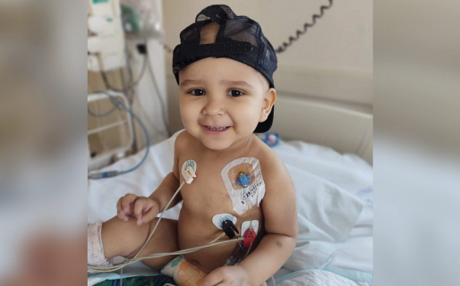 Tiene dos años, recibió un trasplante de médula, venció la leucemia y le ganó al COVID-19