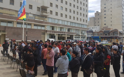 Aproximadamente 1.700 ciudadanos bolivianos votan este domingo en Comodoro