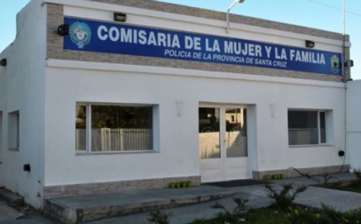 Golpeó a su mujer y alardeó en Facebook: “Se lo merece por p…, le revente la cara”