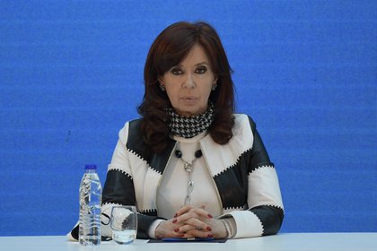Cristina Kirchner dijo que el freno de la economía es “agobiante” y afirmó que “hay funcionarios que no funcionan”