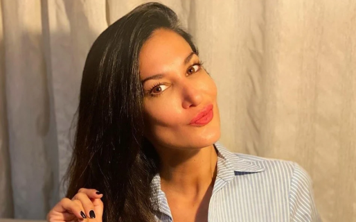 Silvina Escudero aprovechó el calor y posó con una microbikini de espaldas