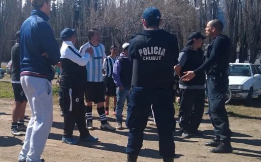 Jugaban un “picadito” de fútbol hasta que llegó la Policía