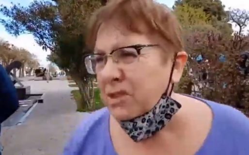 Una jubilada al borde de las lágrimas reclamó: «Ya ni me acuerdo cuándo cobré julio»