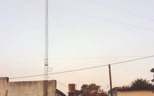 Echaron de una clase virtual a un alumno que vive en un pueblo rural porque no tenía señal para prender la cámara