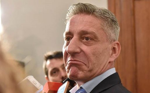 Arcioni adelantó la posibilidad de poder pagar los sueldos «en tiempo y forma» en diciembre