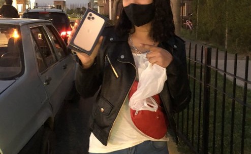 Vendió un Iphone 11 y lo estafaron con Us$1.400 dólares falsos