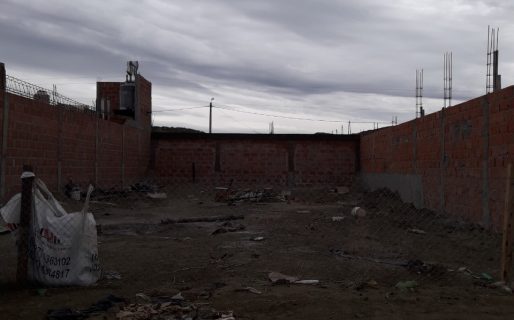 Andrea Mansilla presentó un recurso de amparo porque le sacaron un lote