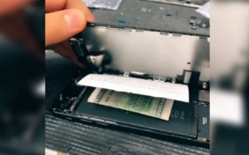 Técnico abrió un celular para arreglarlo y halló una nota con un soborno: «decile a mi mujer…»