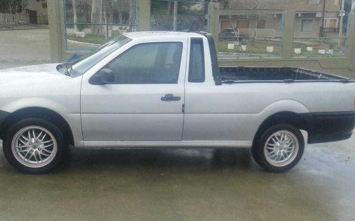 Dejó las llaves puestas y le robaron la camioneta