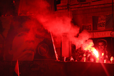 Video: La impresionante despedida a Diego en Nápoles