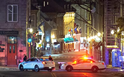 Disfrazado con un traje medieval, un hombre mató a dos personas con una espada durante los festejos de Halloween