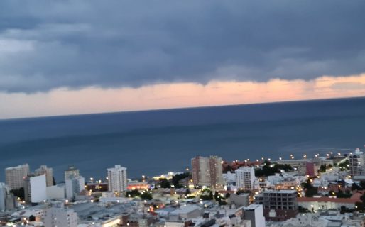 El viernes llega con tormenta y abundante lluvia