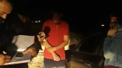 Manejaba borracho y chocó un auto estacionado en barrio Fuchs