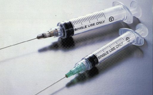 Nación avanzó hoy con la compra de 20 millones de jeringas para vacunación