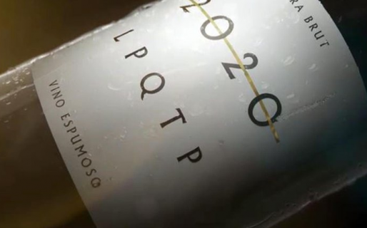 LPQTP 2020: el nuevo espumante que se hizo viral por mandar al año de la pandemia al demonio