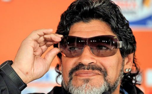 Maradona: se inició la entrega de los autos de lujo