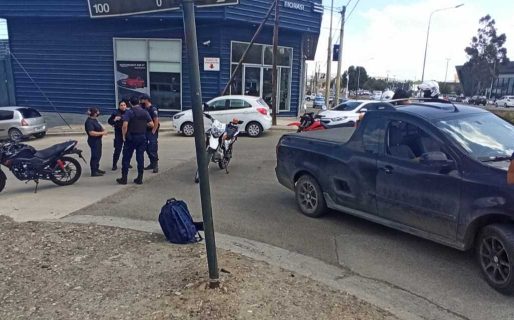 Oficial de policía herida luego de un choque en la colectora de Av. Yrigoyen
