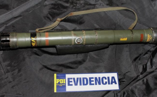 Insólito: un hombre compró un lanzacohetes antitanque en una feria en Punta Arenas