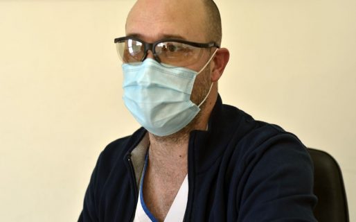 «Tenemos camas disponibles en sala, las de terapia intensiva están todas colapsadas»