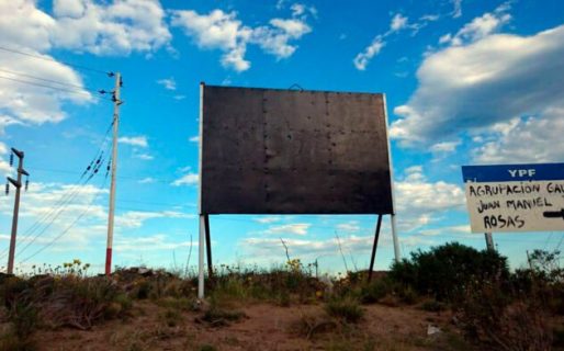 Robaron el cartel de un barrio y vecinos piden ayuda para reponerlo
