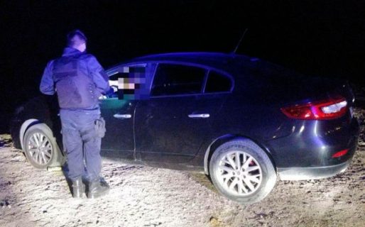 Tomaba cerveza mientras conducía y fue atrapado por la policía