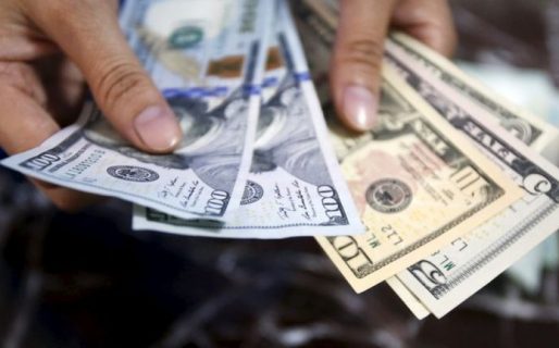 El dólar libre corta la racha bajista: Sube 4% y se vende a 155 pesos