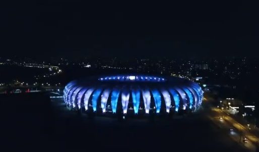 Un estadio brasileño se tiñó con los colores de Argentina por Maradona
