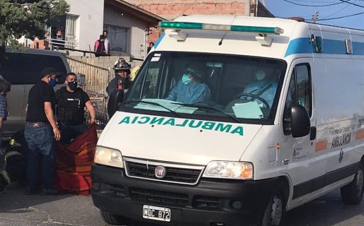 Aguardan la evolución de la joven y la niña afectada por el incendio, que provocó pérdidas totales