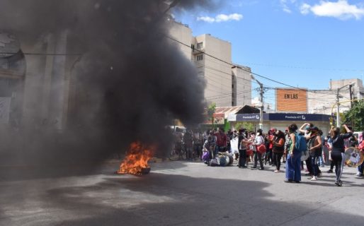 El Municipio denunció daños al edificio histórico durante una protesta antiminera