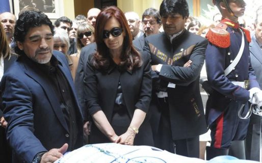 Amistad con Menem, acercamiento al kirchnerismo y su histórica pelea con Mauricio Macri