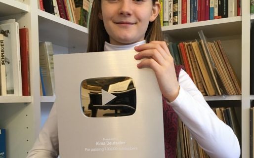 El viral de una niña prodigio que compone en el piano una melodía al azar en 40 segundos