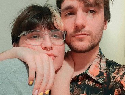 El día en que mi novia me dijo “tengo otro novio”: rompieron con la exclusividad, apostaron al poliamor y se van a casar