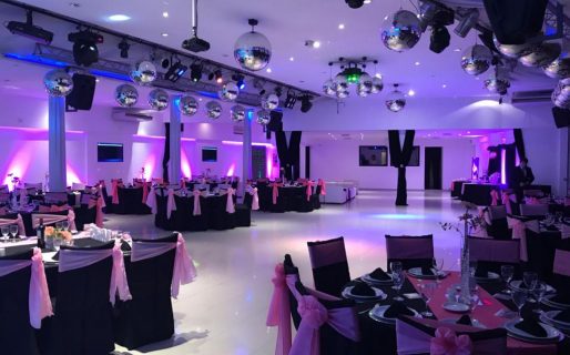 “Los eventos deberán tener mesas con una separación de 4 metros de distancia”