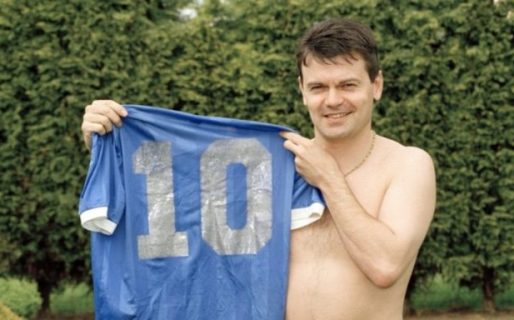 La camiseta original que usó Maradona contra Inglaterra vale 1 millón de dólares