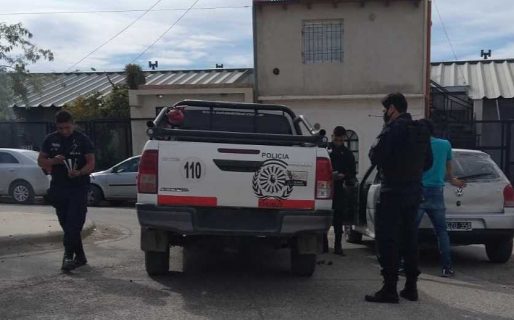 Le roció el auto para incendiarlo y fue apresado cuando huía