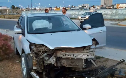 Violento accidente sobre Av. Ducós, el conductor tenía 2,35 de alcohol en sangre