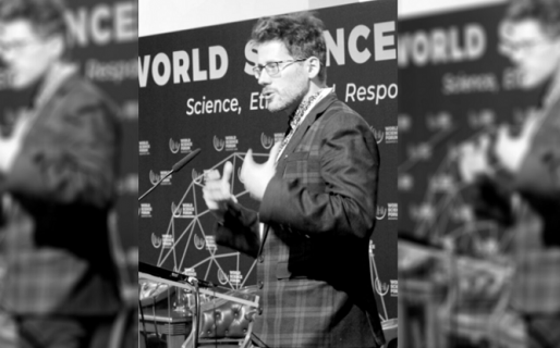 Asesinaron a puñaladas y tiraron desde el piso 14 al jefe de una vacuna rusa