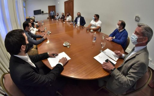 Arcioni se reunió con los representantes de cooperativas de servicios
