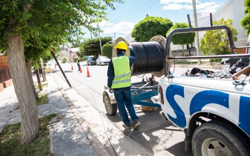La SCPL avanza con el tendido de fibra óptica en un sector de zona sur